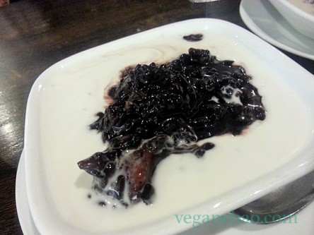 sripraphai vegan woodside queens black bean taro dessert